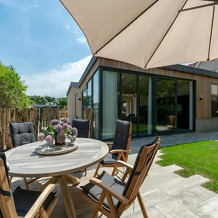 Attractive With Terrace Feriehus *