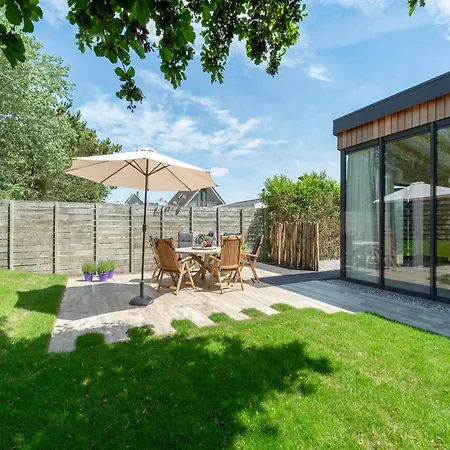 Attractive With Terrace Feriehus