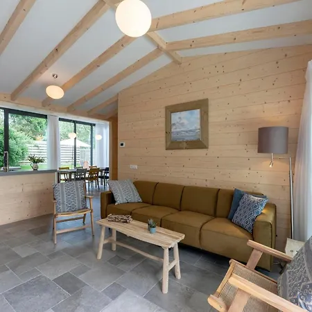 Attractive With Terrace Feriehus *