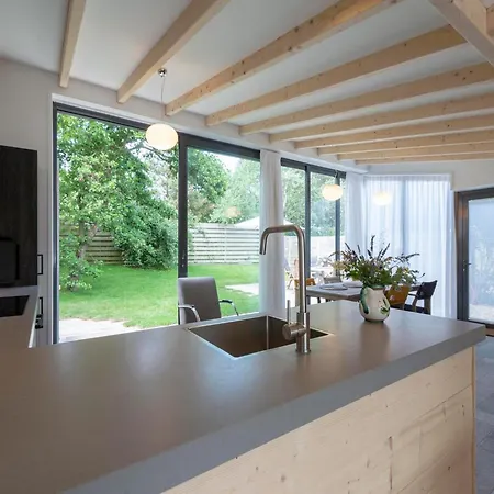 Attractive With Terrace Feriehus *