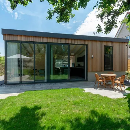 Attractive With Terrace Feriehus *