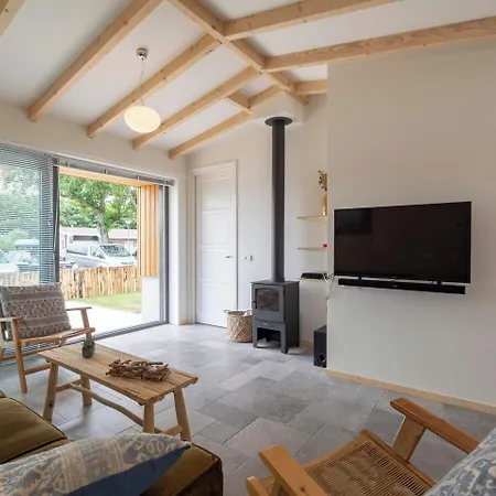 بيت للعطل Attractive With Terrace كالانتسوج