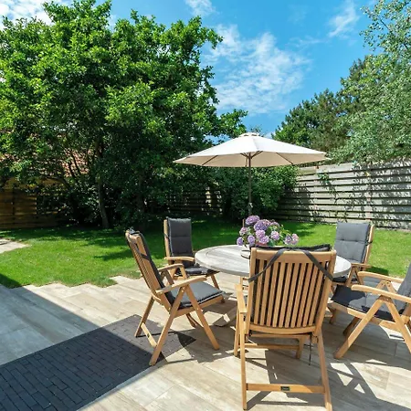 بيت للعطل Attractive With Terrace
